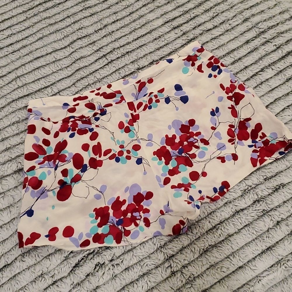 Gorgeous Floral United Color Of Benetton Shorts Size 48 (Us 12) — image 7 of 8